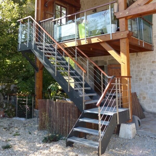 escalier-exterieur-de-type-Loft-avec-double-palier-intermediaire escaliers sur mesure
