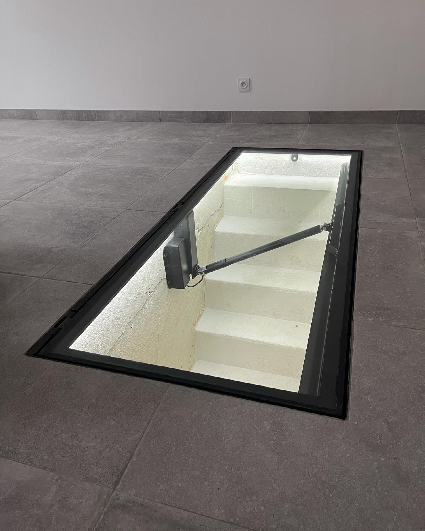 5A67DAC1-FD73-4B16-BE94-8EE1E3F1BF7B